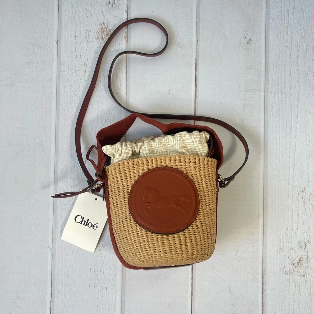 Chloé Small Horse Medal Basket In Natural Fibers; Sepia Brown - Picture 5 of 9